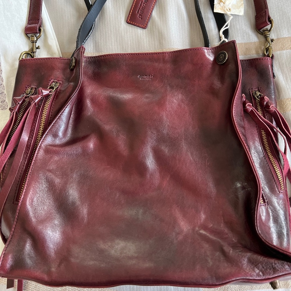 Old Trend Women's Genuine Leather Daisy Tote Bag in Rusty Red.